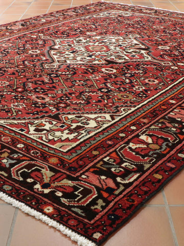 Handmade Oriental Hosseinabad rug - 309031