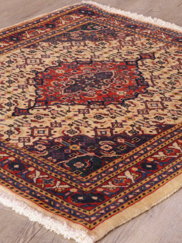 Handmade Persian Sarouk square - 309203