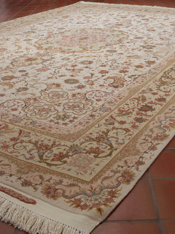 Handmade extra fine Persian Tabriz carpet - 308692